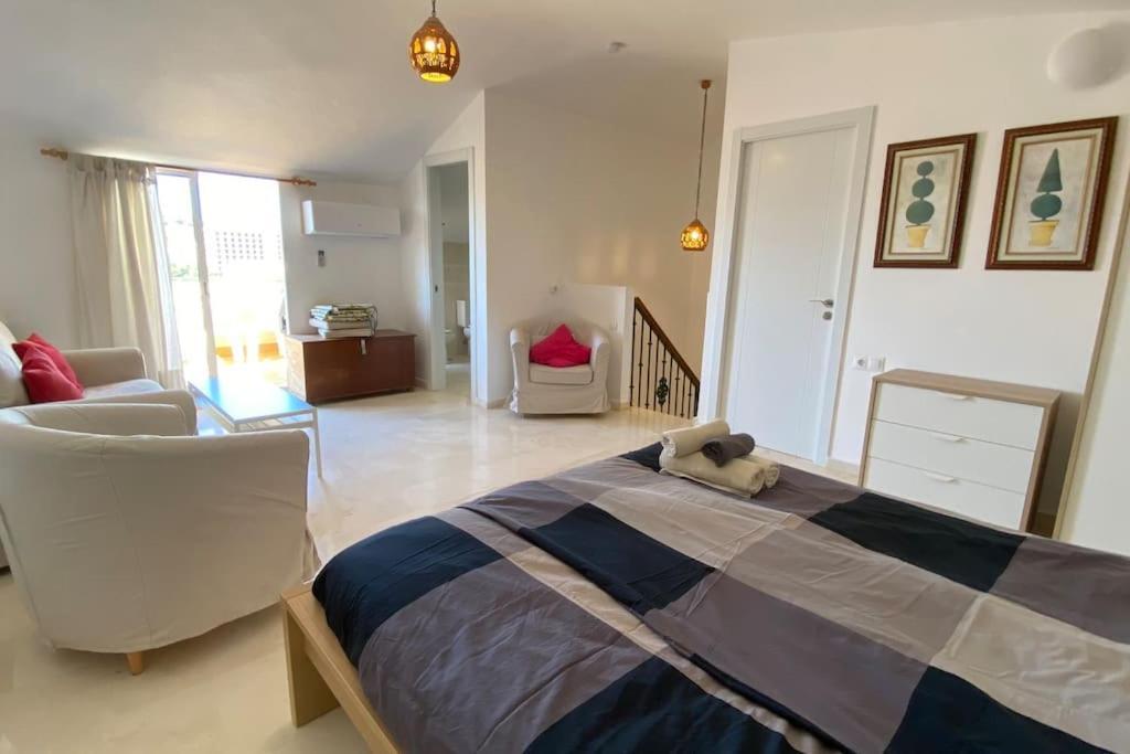 3 Bedroom Penthouse Close By Parque De La Paloma เบนัลมาเดนา ภายนอก รูปภาพ