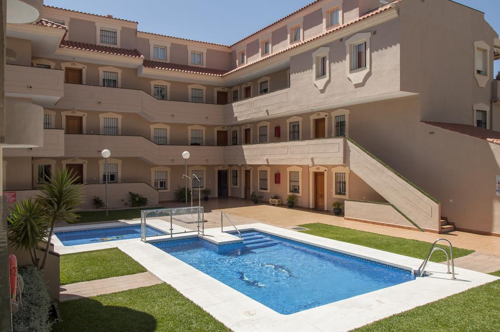 3 Bedroom Penthouse Close By Parque De La Paloma เบนัลมาเดนา ภายนอก รูปภาพ